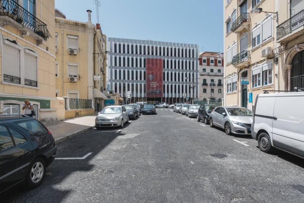 Sunny Terrace Apt, Close To Downtown! 2 Bedroom Flat Lisboa Dış mekan fotoğraf
